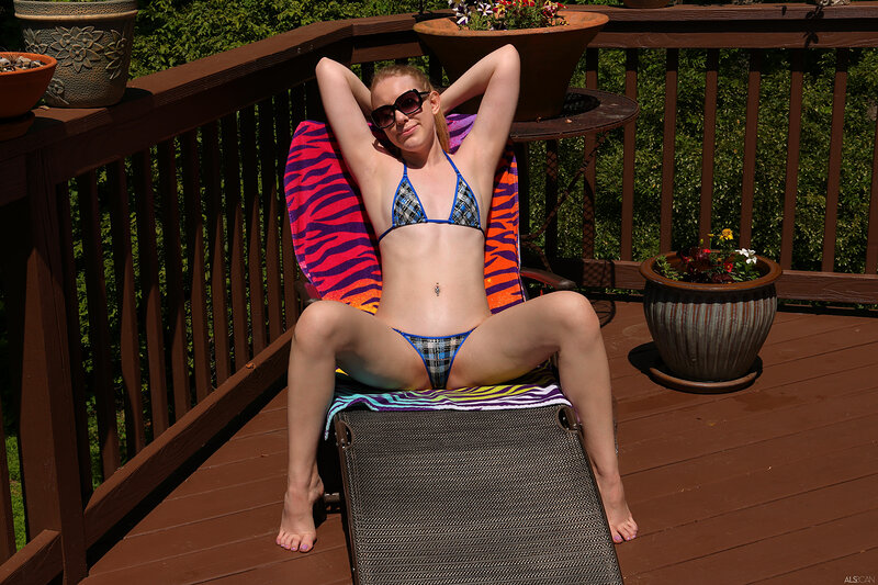 Ира, 24 года, 0 размер груди